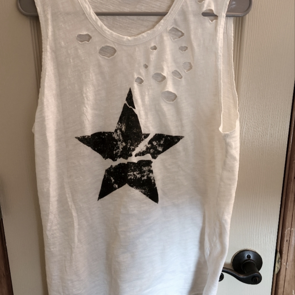 Sleeveless destructed Lone Star ☆ graphic print tshirt  Large Kayla Taylor